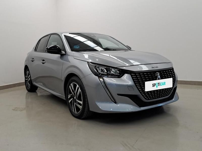 Usado Peugeot 208 Allure 101 CV (74 kW) 2023 Gris Utilitario