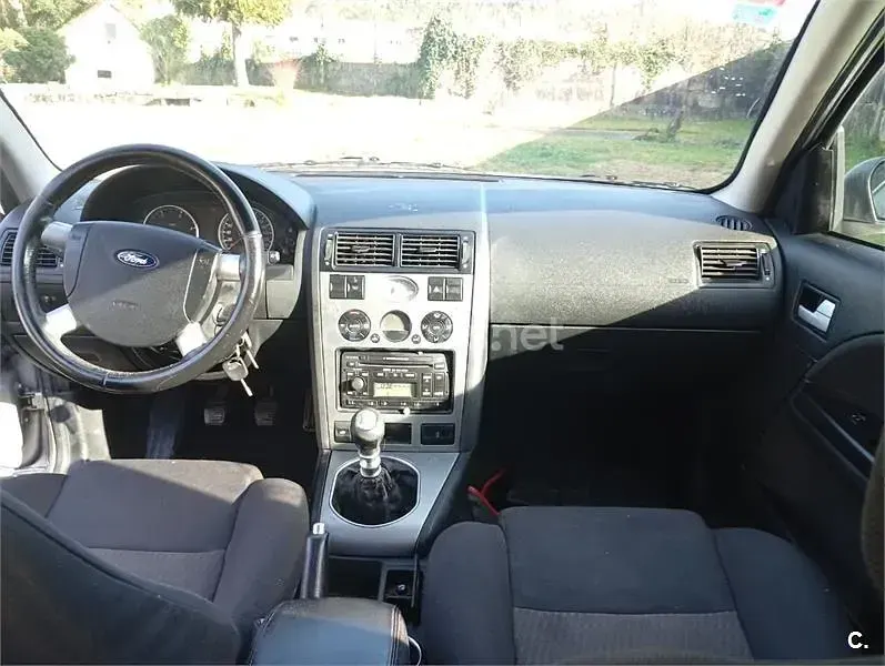 Usado Ford Mondeo Ambiente 115 CV (84 kW) 2004 Blanco Berlina