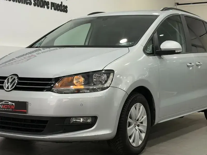 Usado VW Sharan Sportline 150 CV (110 kW) 2016 Gris / plata Monovolumen