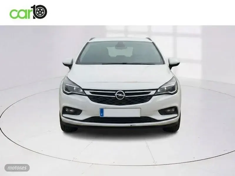 Usado Opel Astra Selective 110 CV (80 kW) 2019 Blanco Familiar