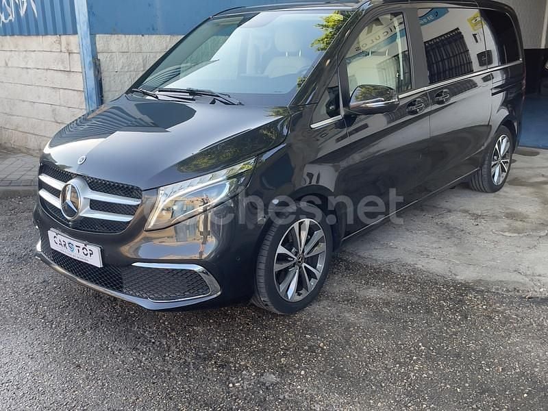 Usado Mercedes V300 Avantgarde 239 CV (175 kW) 2022 Gris / plata Monovolumen