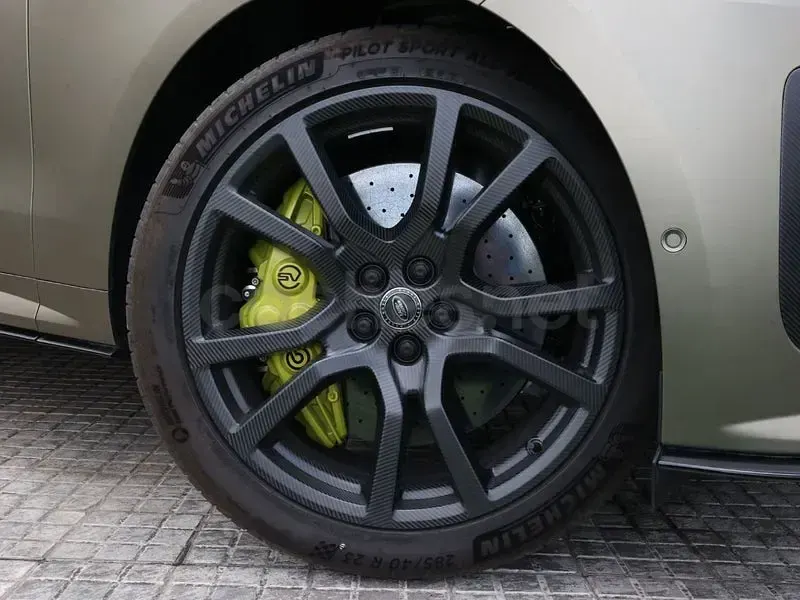 Usado Land Rover Range Rover Sport 635 CV (467 kW) 2025 Verde SUV