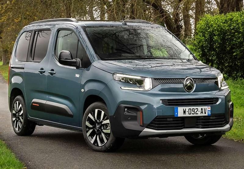 Usado Citroën Berlingo 102 CV (75 kW) 2024 Rojo Monovolumen