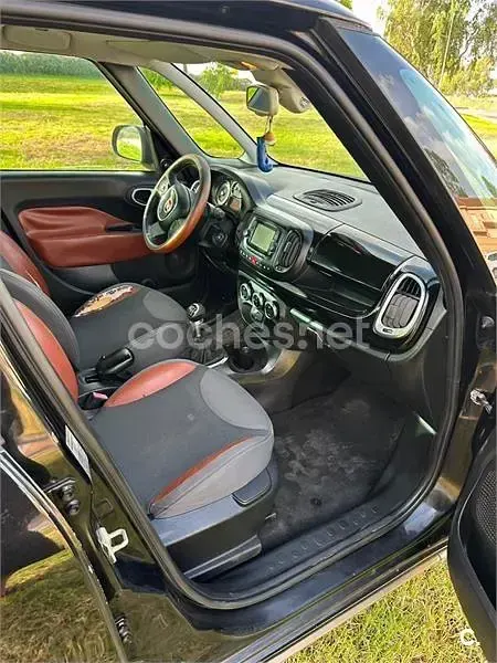 Usado Fiat 500L Trekking 105 CV (77 kW) 2014 Negro Monovolumen
