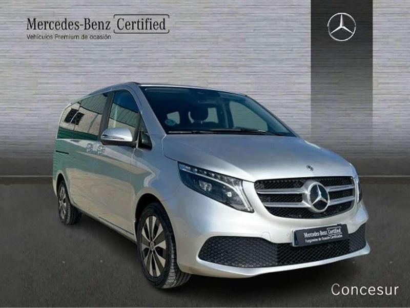 Usado Mercedes V250 190 CV (139 kW) 2023 Plateado Monovolumen