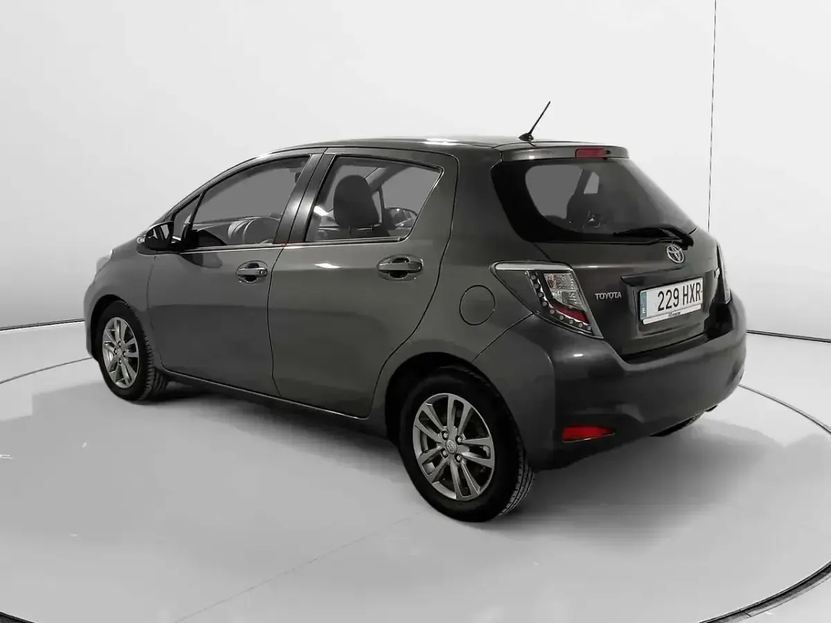 Occasion Toyota Yaris City 90 ch (66 kW) 2014 Gris Citadine