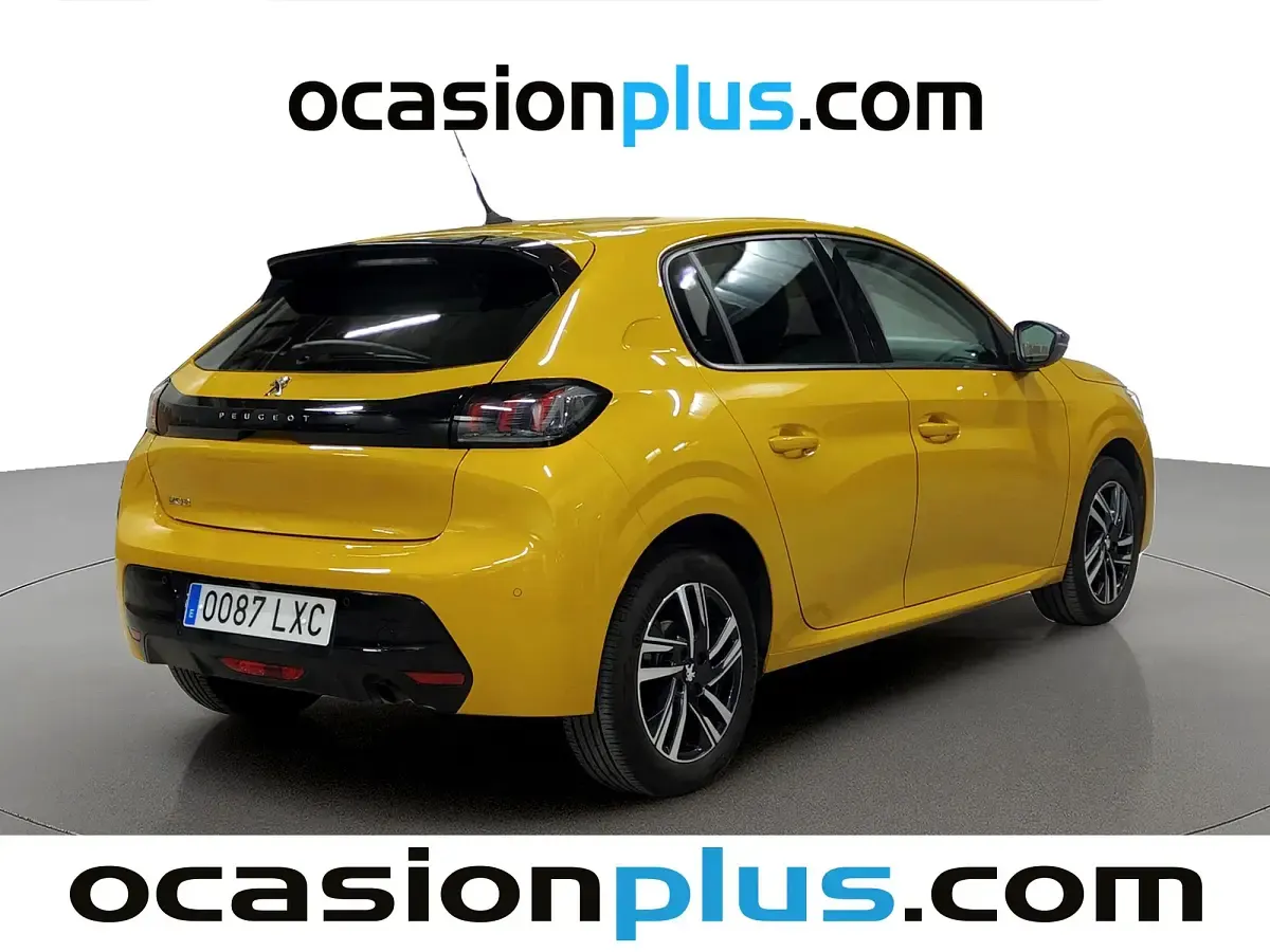 Usado Peugeot 208 Allure 102 CV (75 kW) 2022 Amarillo Utilitario