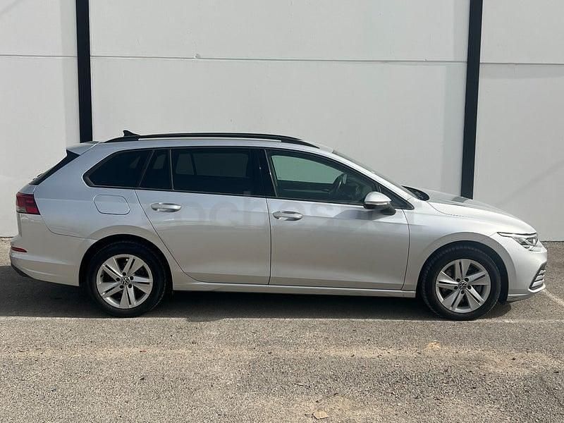 Usado VW Golf VIII 115 CV (84 kW) 2021 Gris / plata Familiar