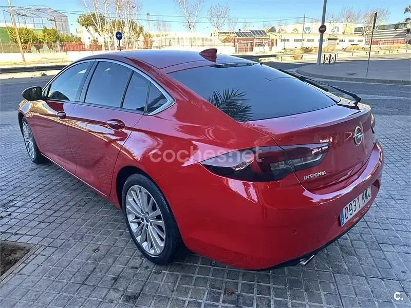 Usado Opel Insignia Excellence 170 CV (125 kW) 2018 Rojo Berlina