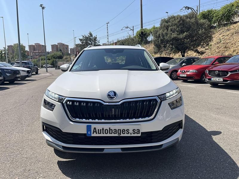 Usado Skoda Kamiq Style 110 CV (80 kW) 2021 Blanco SUV