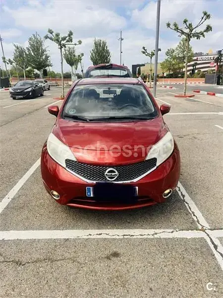 Usado Nissan Note Acenta 80 CV (58 kW) 2015 Rojo Utilitario