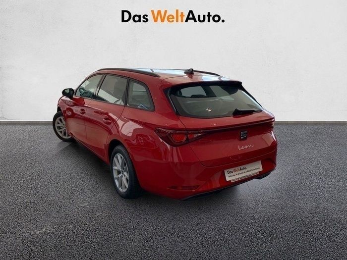 Rojo Usado 2022 Seat Leon ST Style Familiar | 20.675 € (Un poco caro) - Imagen 1/4