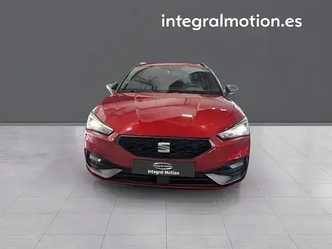 Usado Seat Leon FR 149 CV (109 kW) 2021 Rojo
