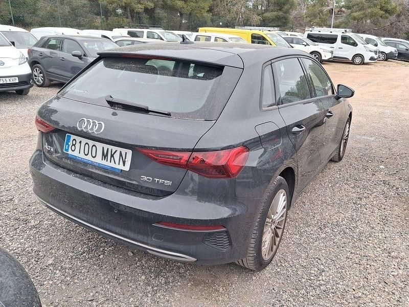 Usado Audi A3 Advanced Plus 110 CV (80 kW) 2023 Gris Berlina