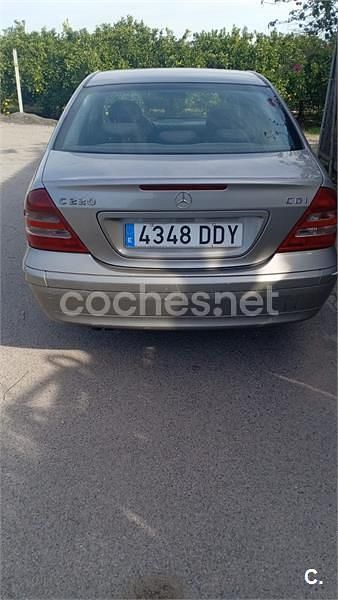 Beige Usado 2004 Mercedes C220 Classic Berlina | 5800 € (Precio justo) - Imagen 1/4