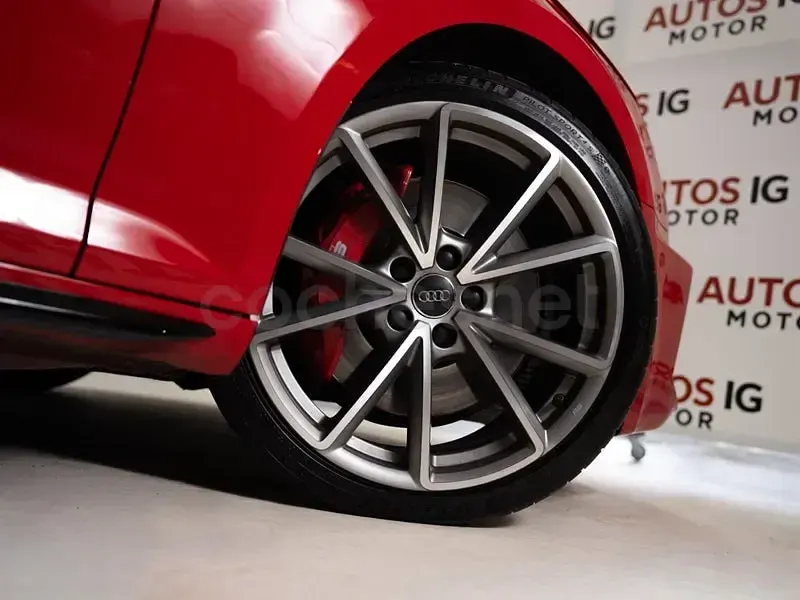 Usado Audi S4 354 CV (260 kW) 2017 Rojo Familiar