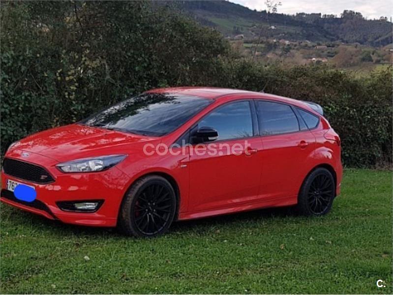 Usado Ford Focus ST-Line 150 CV (110 kW) 2017 Rojo Berlina