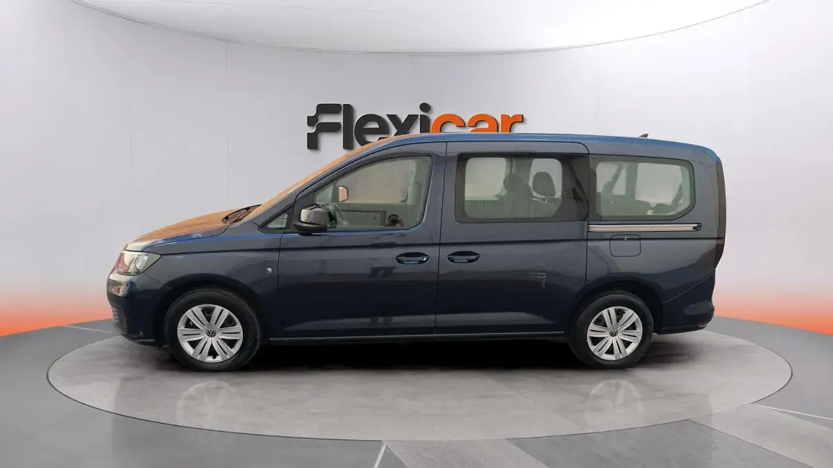 Usado VW Caddy Maxi 122 CV (89 kW) 2024 Gris Monovolumen