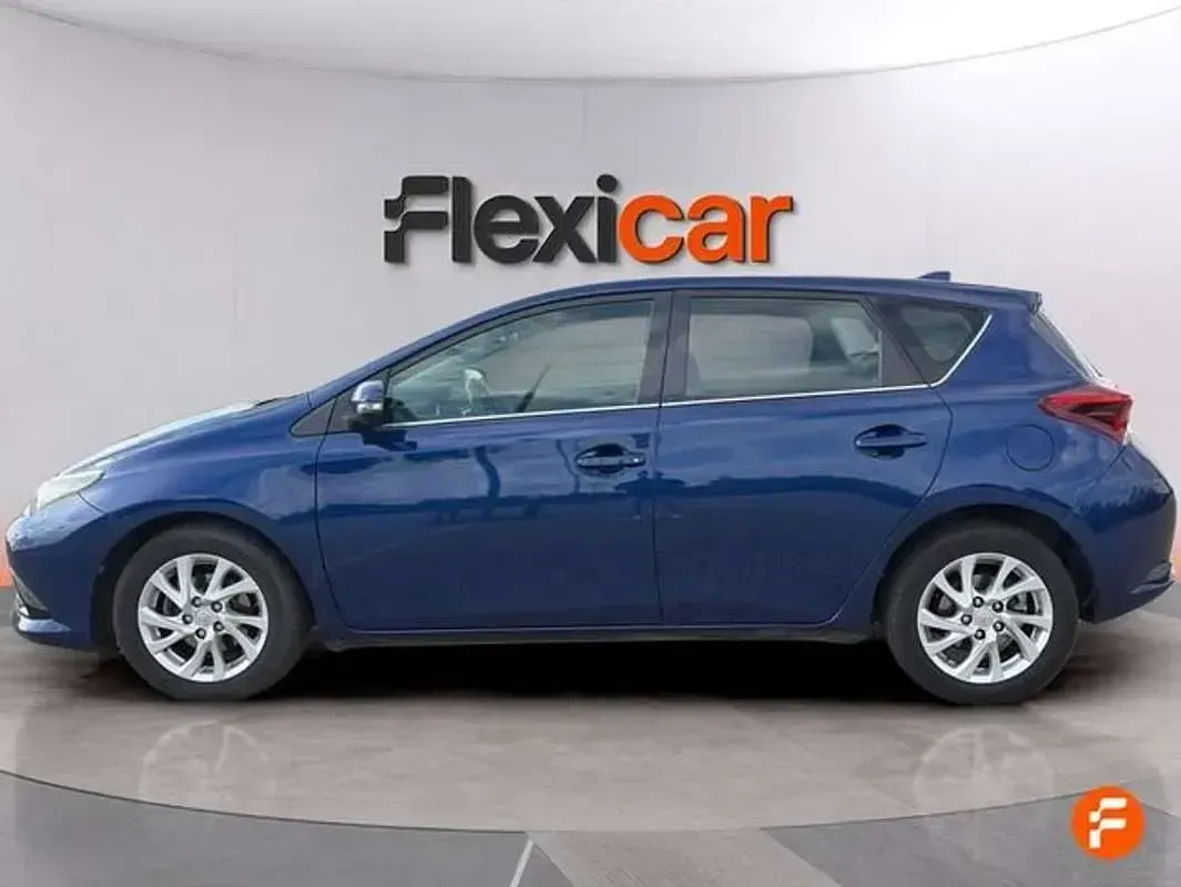 Usado Toyota Auris Active 116 CV (85 kW) 2017 Azul Utilitario