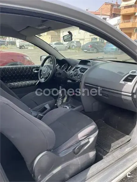 Usado Renault Mégane II Extreme 105 CV (77 kW) 2007 Gris / plata Berlina