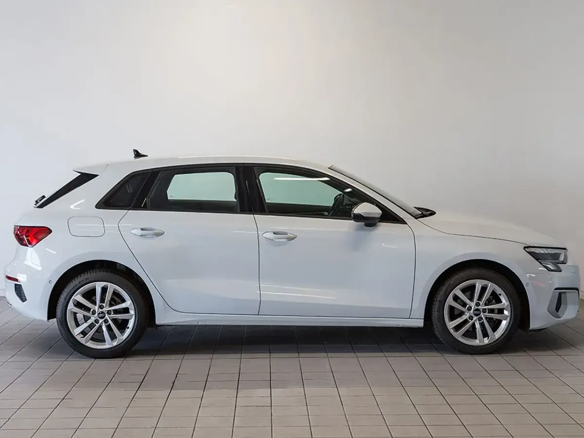 Usado Audi A3 Advanced Plus 110 CV (80 kW) 2021 Blanco Berlina