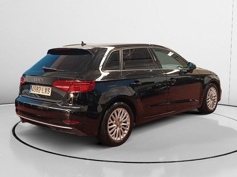Usado Audi A3 S-Line 111 CV (81 kW) 2017 Negro Utilitario
