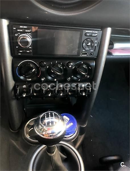 Usado Mini ONE 90 CV (66 kW) 2004 Gris / plata Utilitario