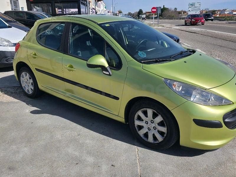 Usado Peugeot 207 75 CV (55 kW) 2007 Verde Berlina