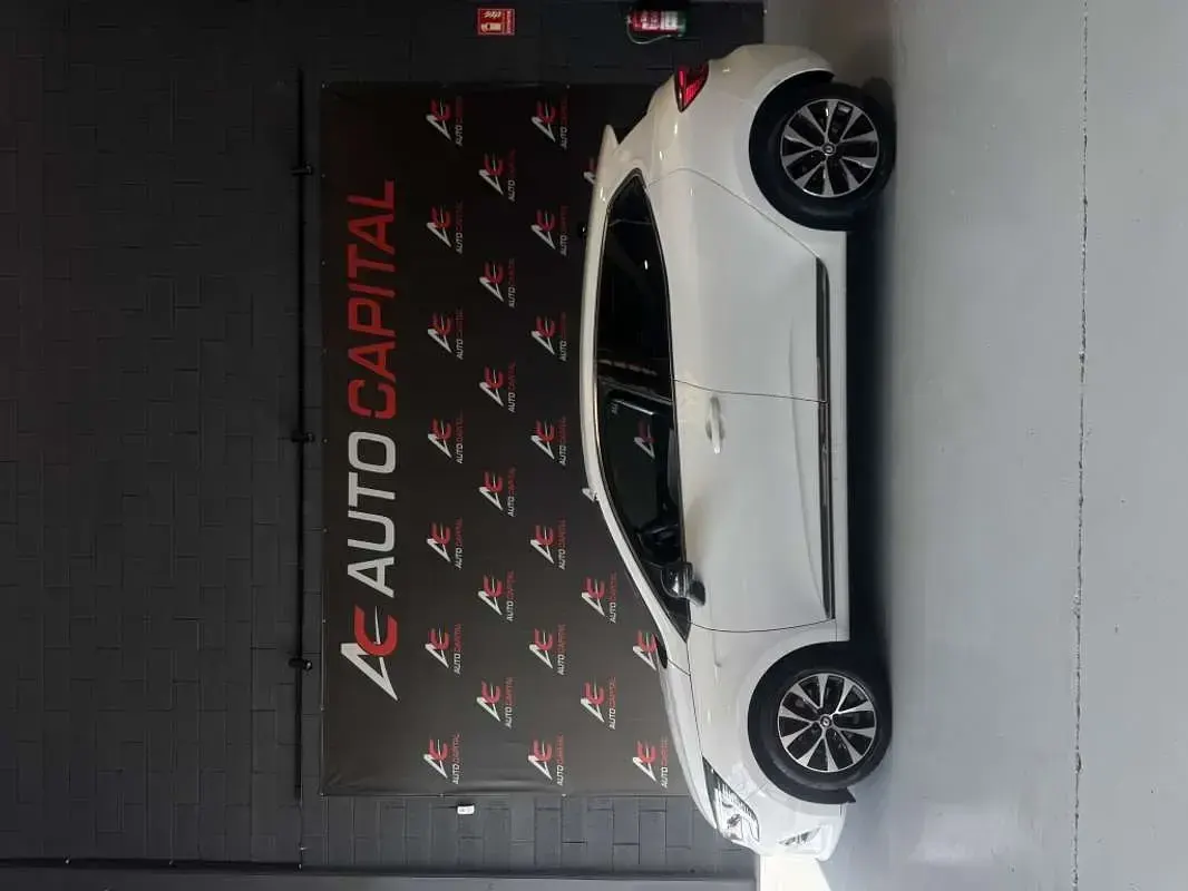 Usado Renault Clio Techno 101 CV (74 kW) 2023 Blanco Utilitario
