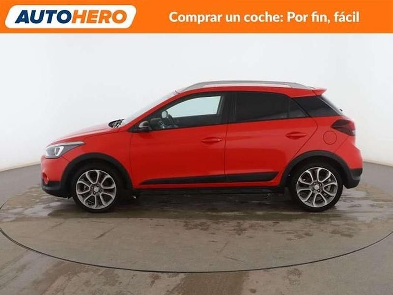 Usado Hyundai i20 99 CV (72 kW) 2018 Rojo Utilitario