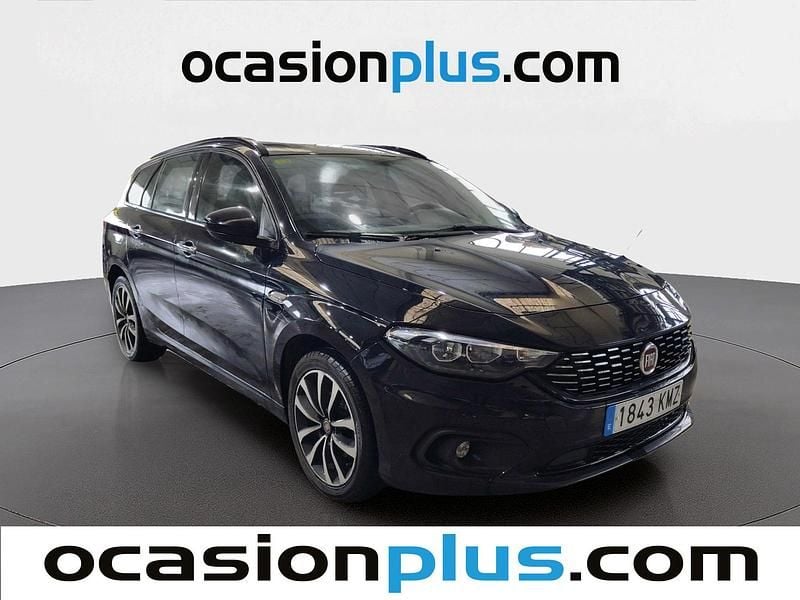 Usado Fiat Tipo Lounge 120 CV (88 kW) 2018 Negro Familiar