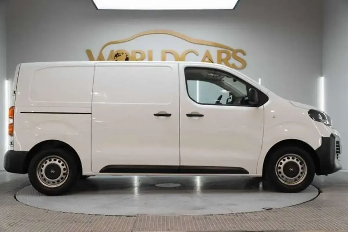Usado Opel Vivaro-e Combi 120 CV (88 kW) 2024 Blanco Monovolumen