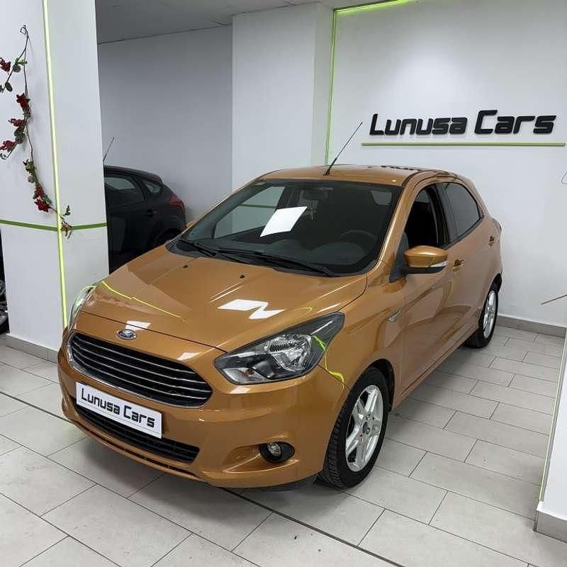Usado Ford Ka Plus Ultimate 86 CV (63 kW) 2018 Naranja Utilitario