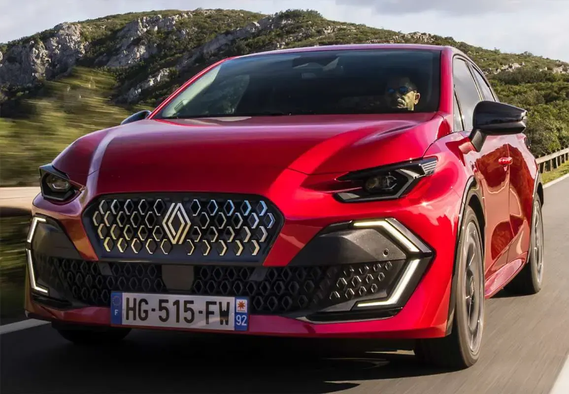 Usado Renault Clio Techno 91 CV (66 kW) 2024 Negro Utilitario