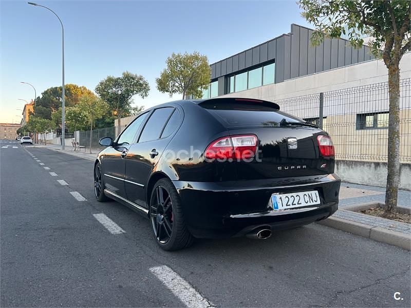 Usado Seat Leon CUPRA 210 CV (154 kW) 2003 Negro Utilitario