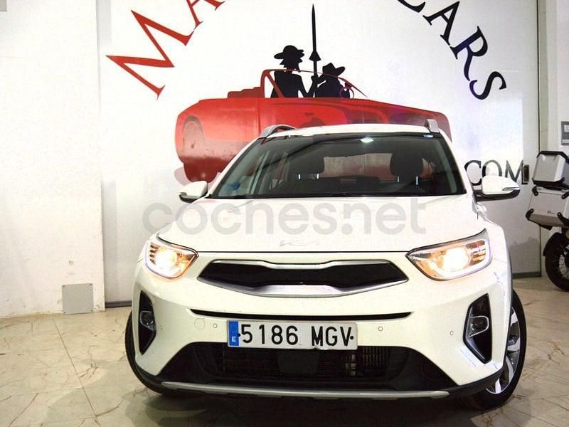 Usado Kia Stonic 120 CV (88 kW) 2023 Blanco SUV