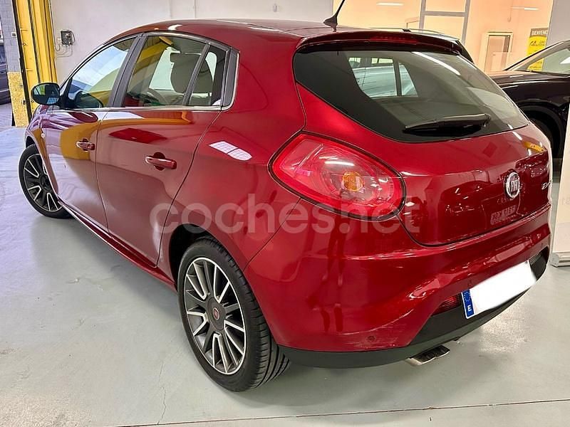 Usado Fiat Bravo Sport 150 CV (110 kW) 2009 Granate Utilitario