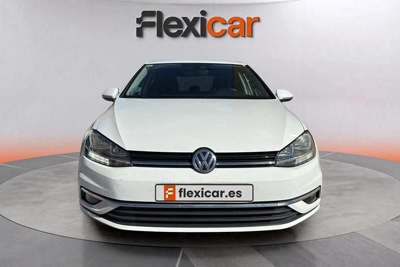 Usado VW Golf VII Advance 125 CV (91 kW) 2018 Blanco Berlina