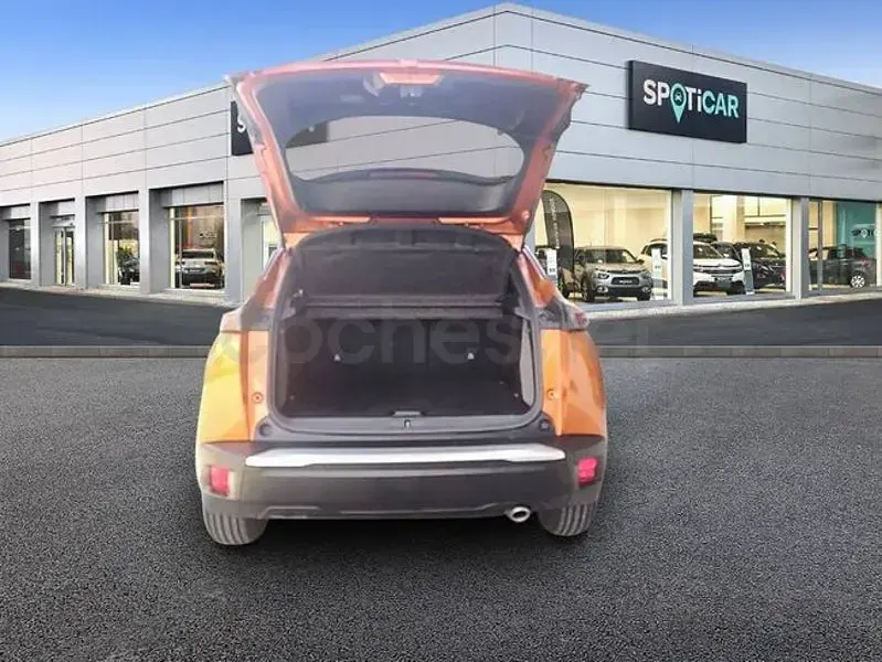 Usado Peugeot 2008 Allure 110 CV (80 kW) 2021 Naranja SUV