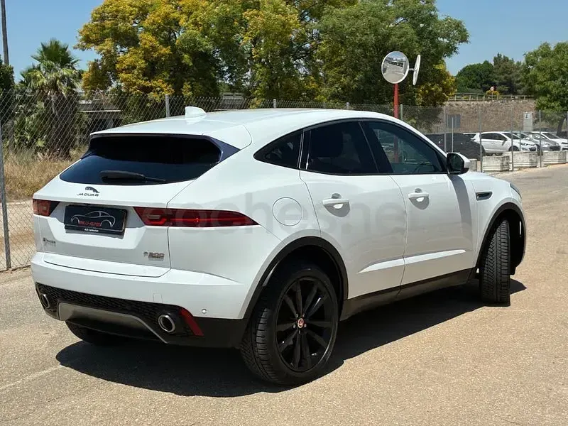 Usado Jaguar E-Pace R-Dynamic 200 CV (147 kW) 2018 Blanco SUV