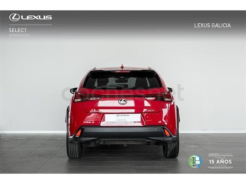 Usado Lexus UX 184 CV (135 kW) 2024 Rojo SUV