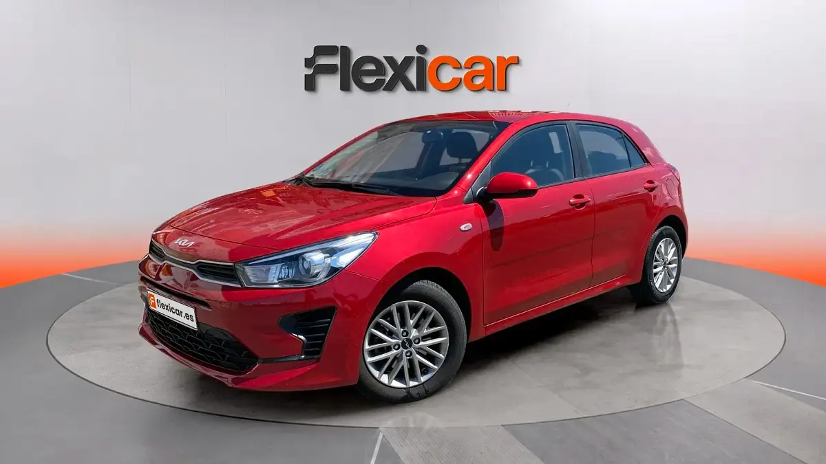 Usado Kia Rio 101 CV (74 kW) 2021 Rojo Berlina