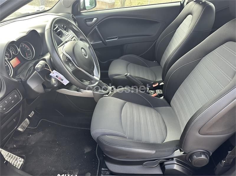 Usado Alfa Romeo MiTo Super 140 CV (102 kW) 2018 Rojo Utilitario