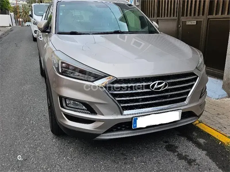 Usado Hyundai Tucson 116 CV (85 kW) 2019 Gris / plata SUV