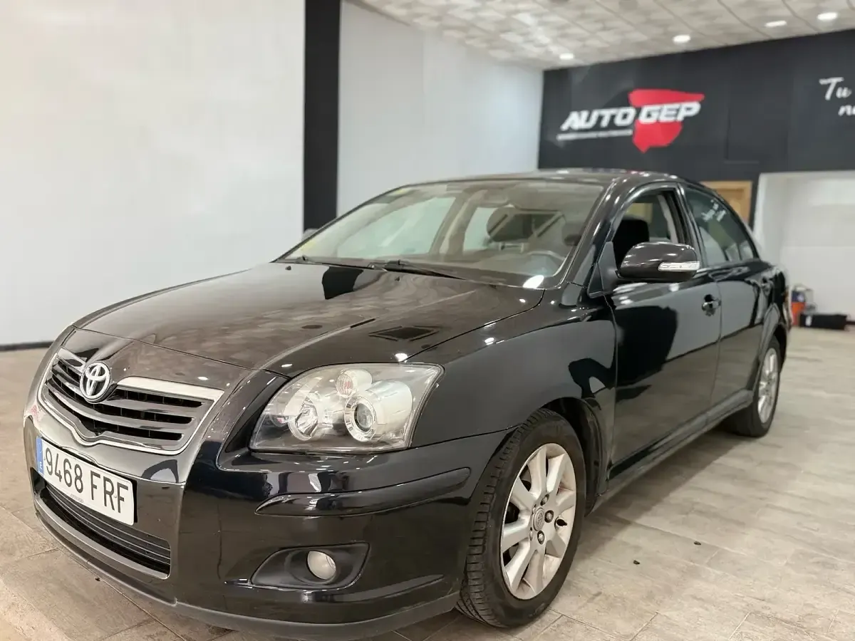 Usado Toyota Avensis Sol 126 CV (92 kW) 2007 Berlina