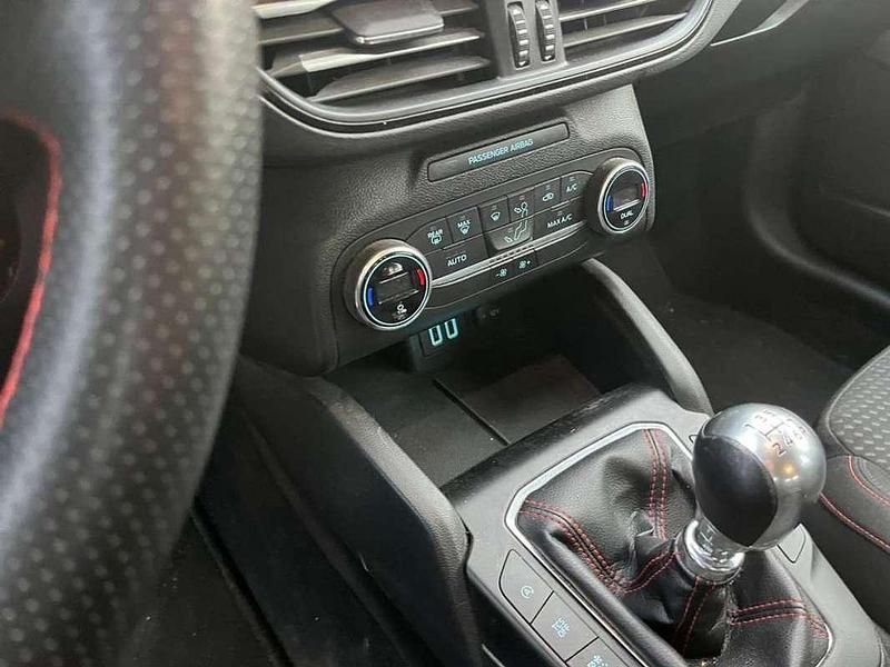 Usado Ford Focus ST-Line 125 CV (91 kW) 2021 Azul Utilitario