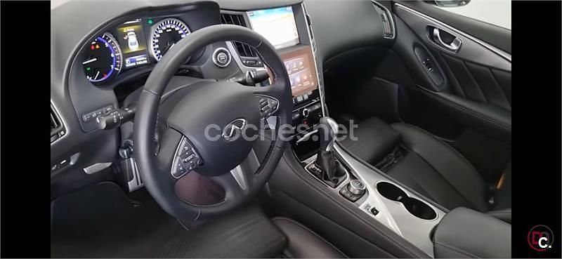 Usado Infiniti Q50 Sport Tech 170 CV (125 kW) 2016 Marrón Berlina