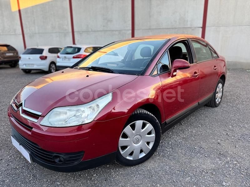 Usado Citroën C4 120 CV (88 kW) 2010 Granate Berlina