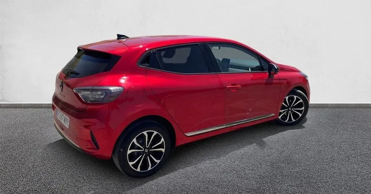 Usado Renault Clio Techno 90 CV (66 kW) 2025 Utilitario