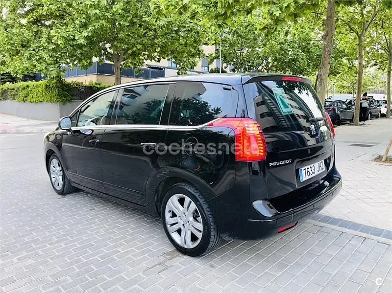 Używany Peugeot 5008 Sport 150 KM (110 kW) 2010 Czarny Minivan
